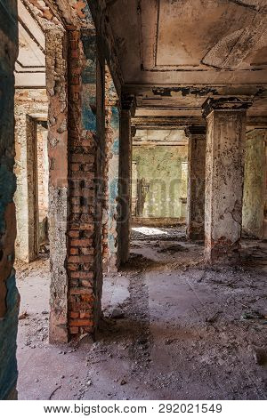 Poster: Mystical Interior Ruins Of An