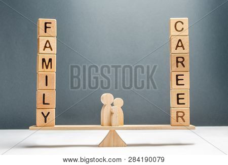 Poster: Family Figures Stand On Scales