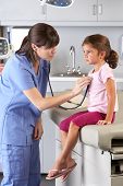 foto of md  - Child Patient Visiting Doctor - JPG 