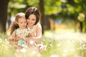 picture of children  - Mother and daughter in the park - JPG 