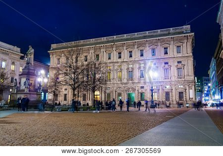 Poster: Night View Of Piazza Della